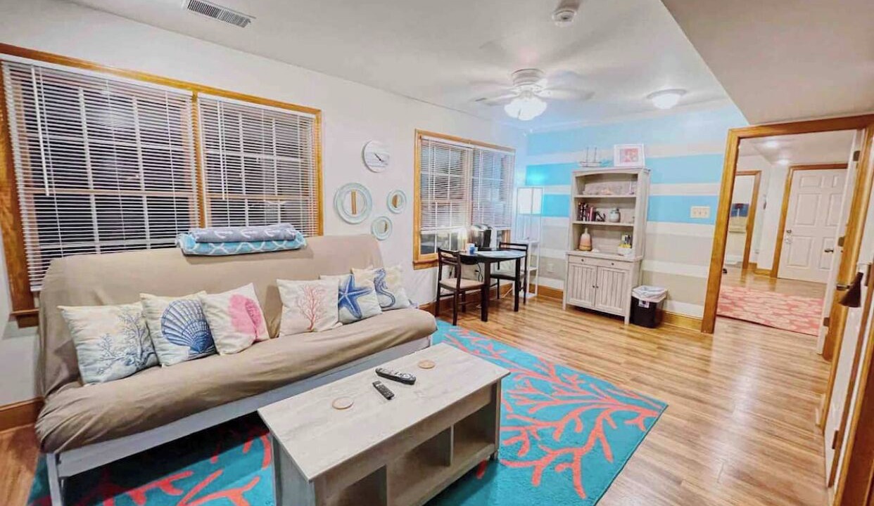 Photo of Livingroom in Lake Ridge