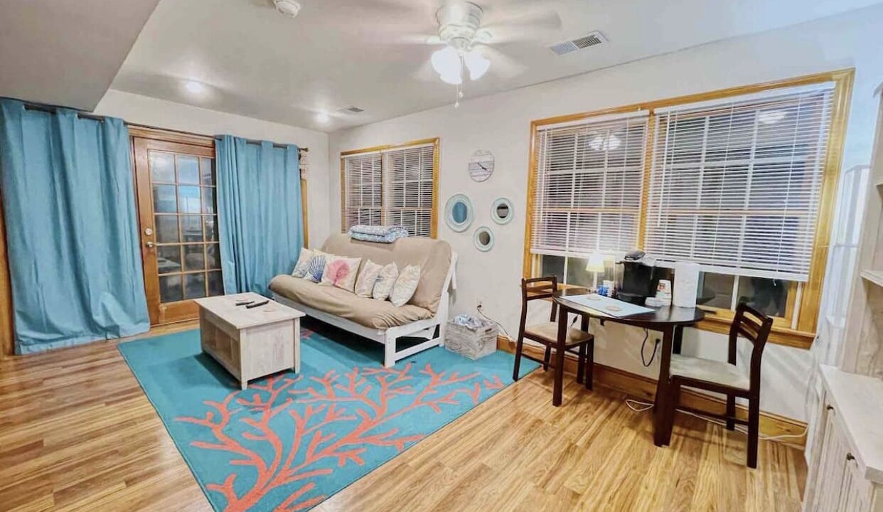 Photo of Livingroom in Lake Ridge