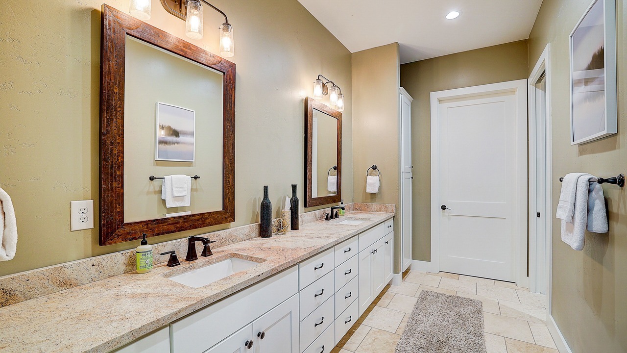 Photo of Bathroom in Horseshoe Bay West