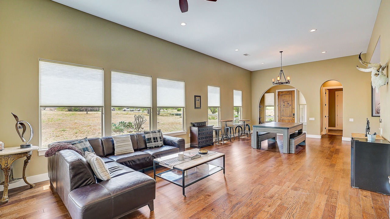 Photo of Livingroom in Horseshoe Bay West