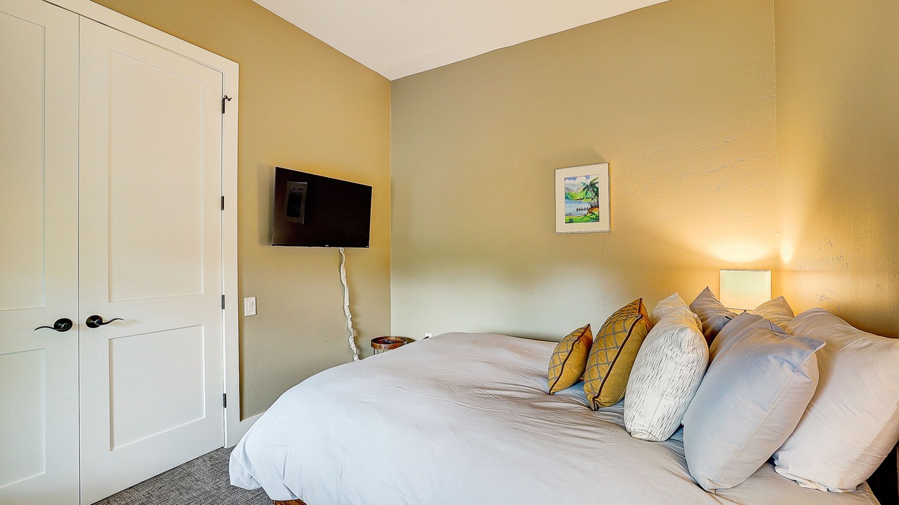 Photo of Bedroom in Horseshoe Bay West