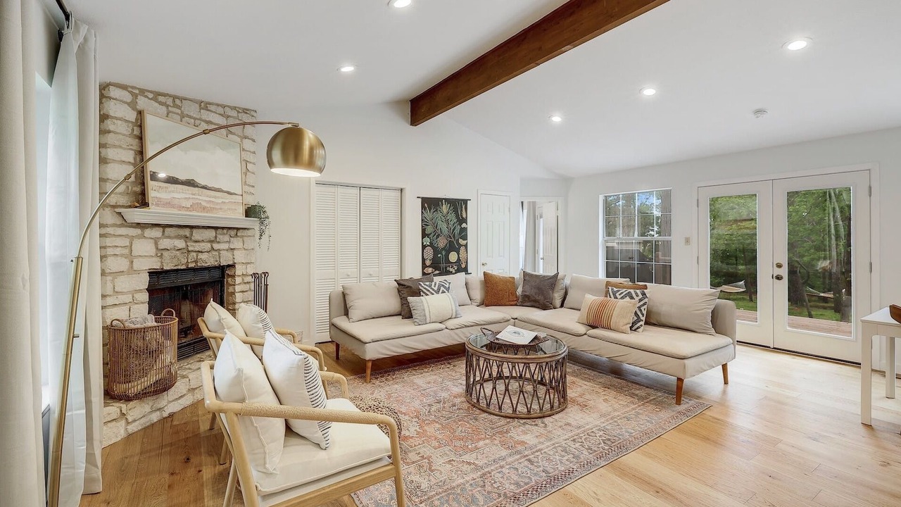 Photo of Livingroom in Bastrop