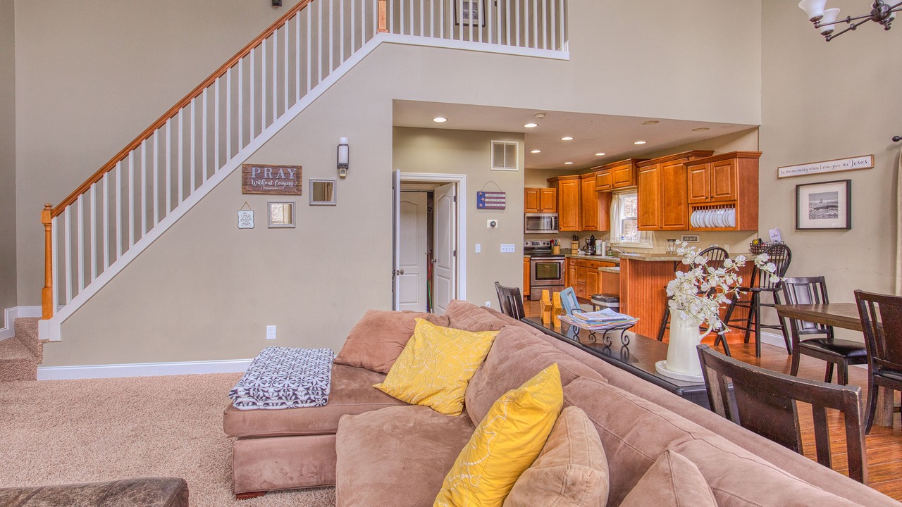 Photo of Livingroom in Flat Hollow Marina