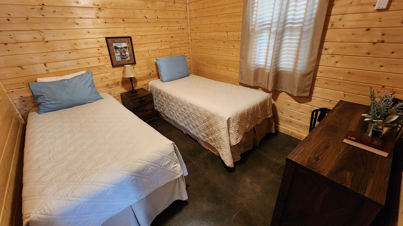 Photo of Bedroom in Swinging Bridge Village