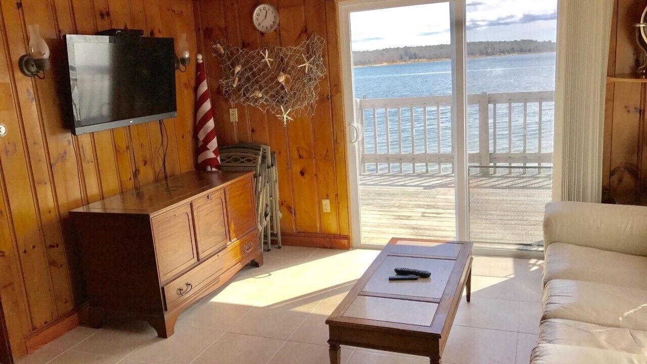 Photo of Livingroom in Wareham Center