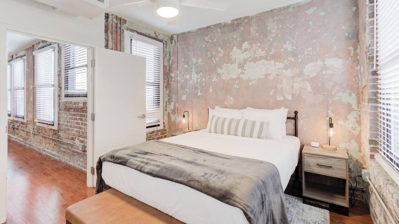 Photo of Bedroom in South Main Historic District