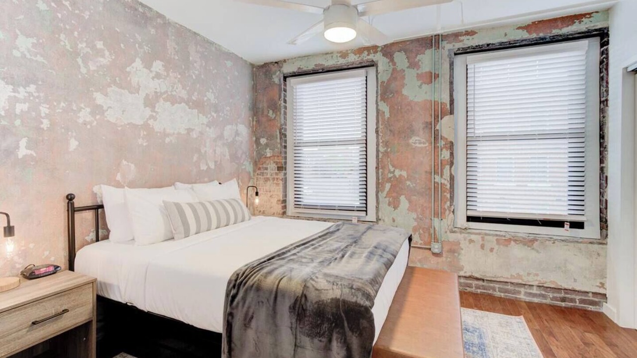 Photo of Bedroom in South Main Historic District