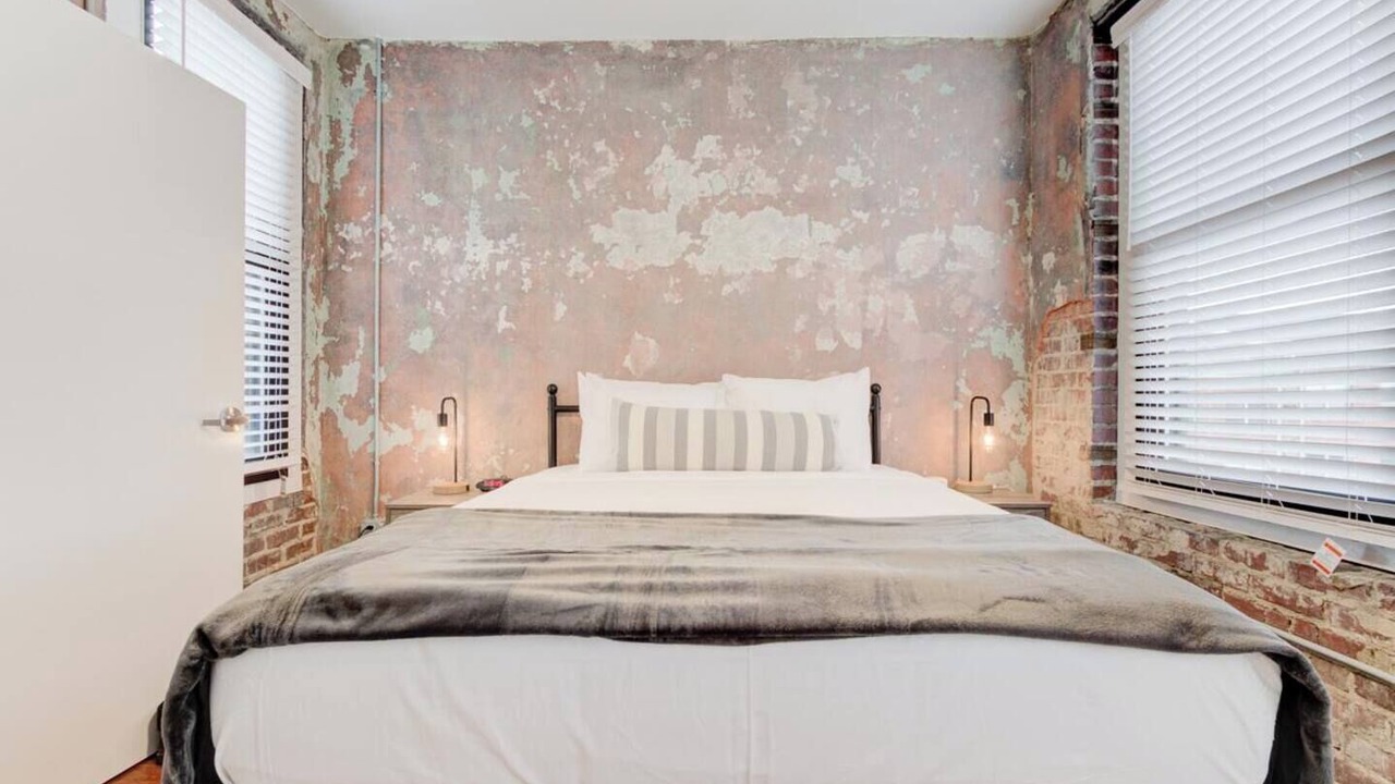 Photo of Bedroom in South Main Historic District