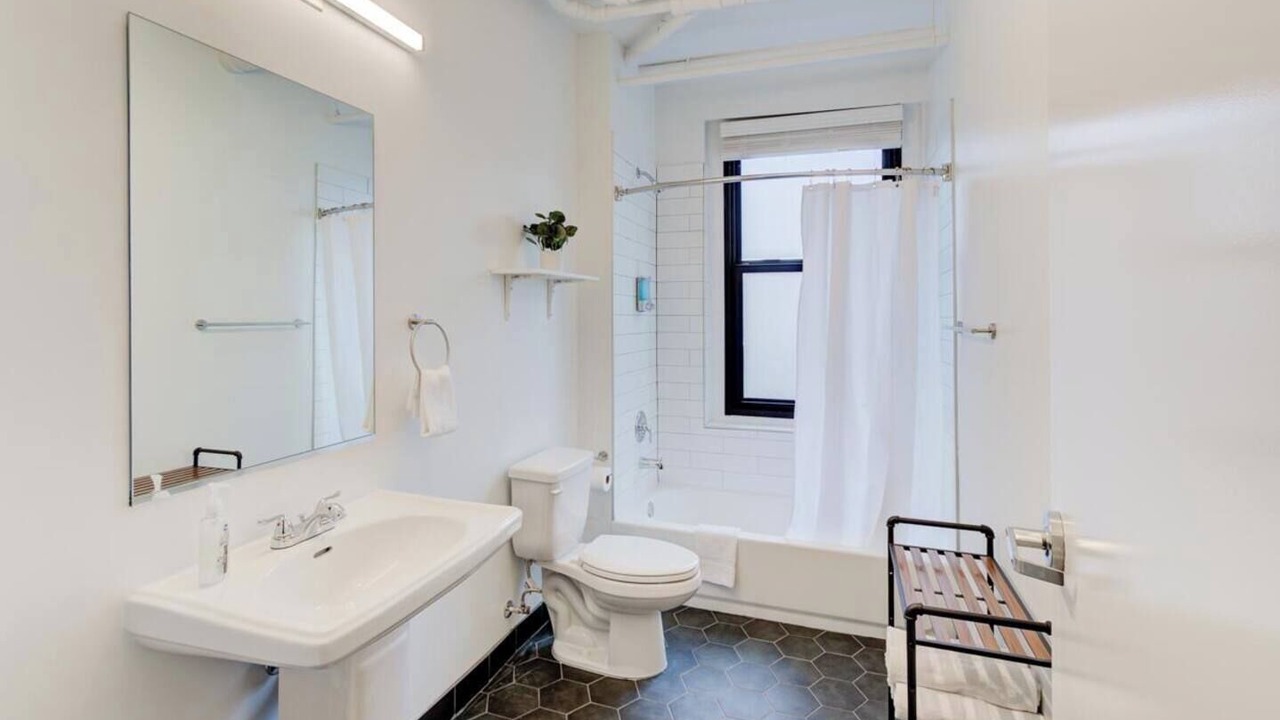 Photo of Bathroom in Downtown Memphis