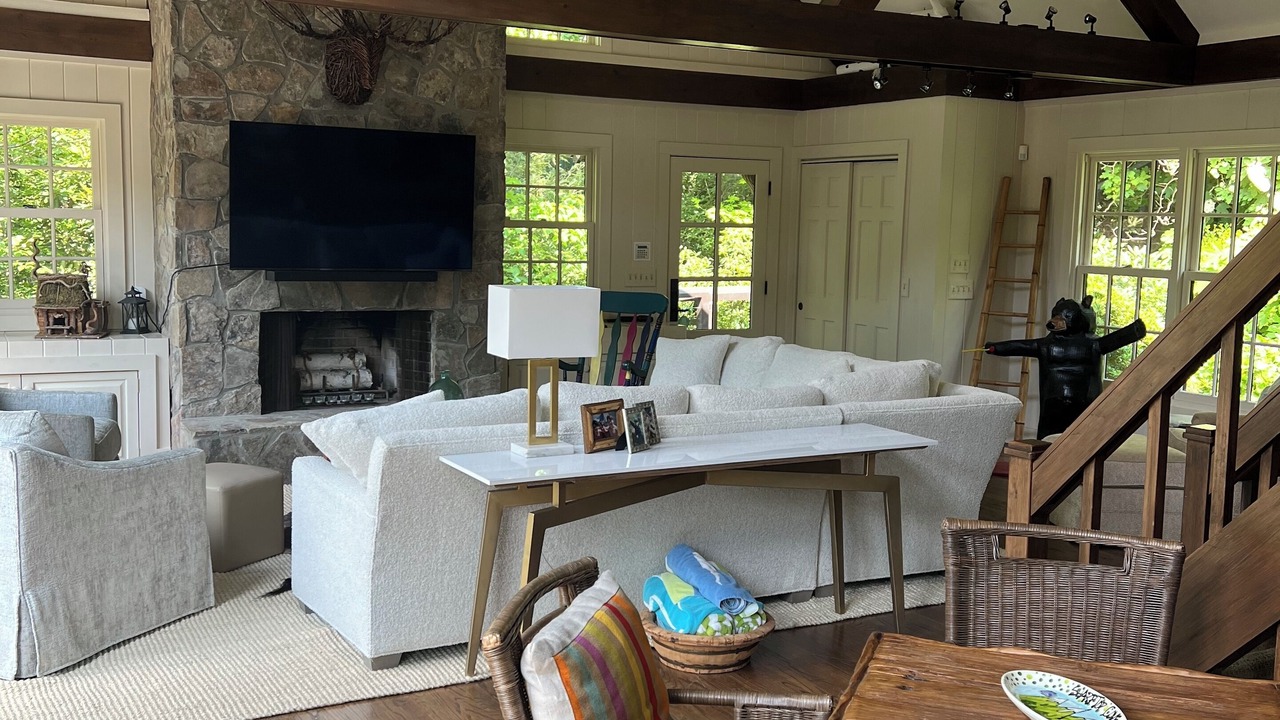 Photo of Bedroom in Lakemont