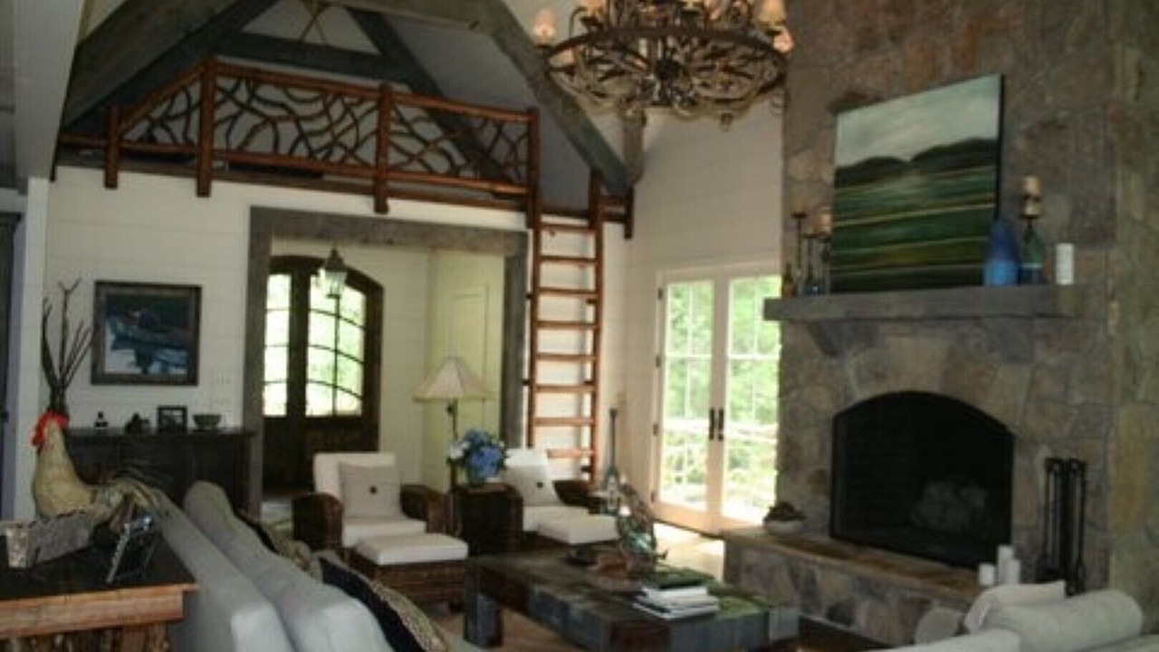 Photo of Bedroom in Lakemont