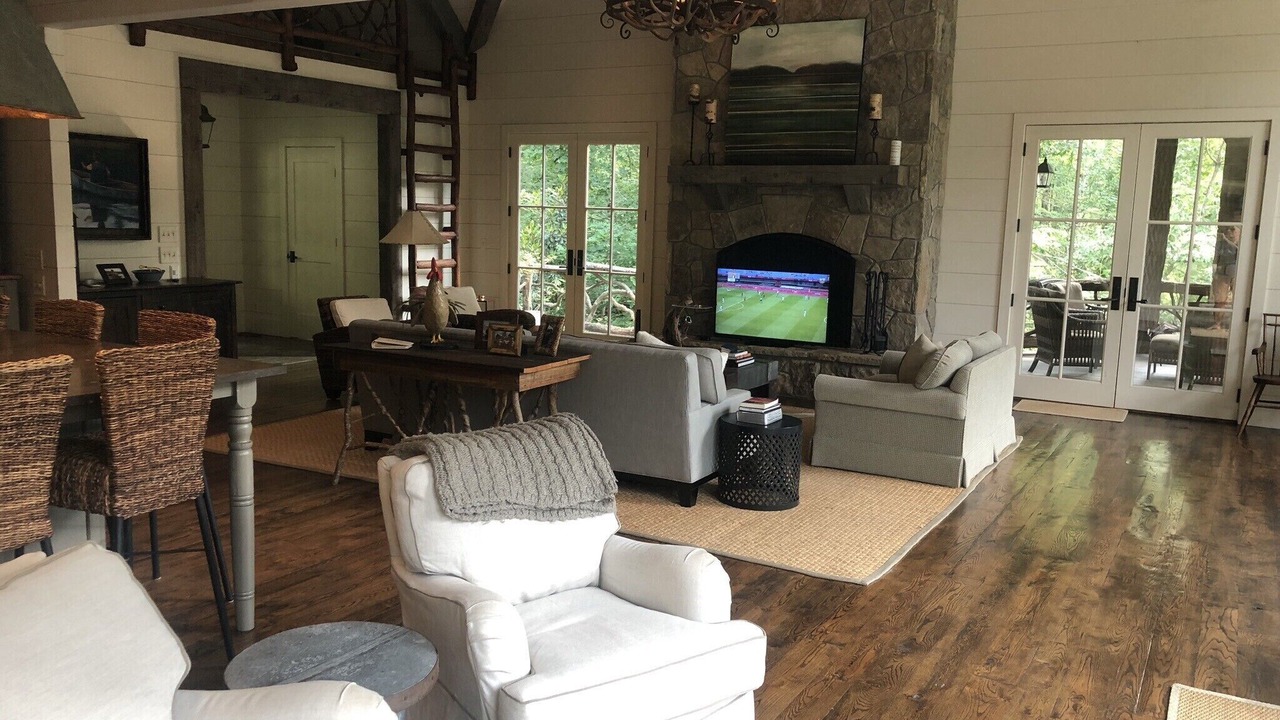 Photo of Livingroom in Lakemont
