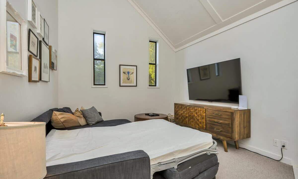 Photo of Bedroom in Calistoga