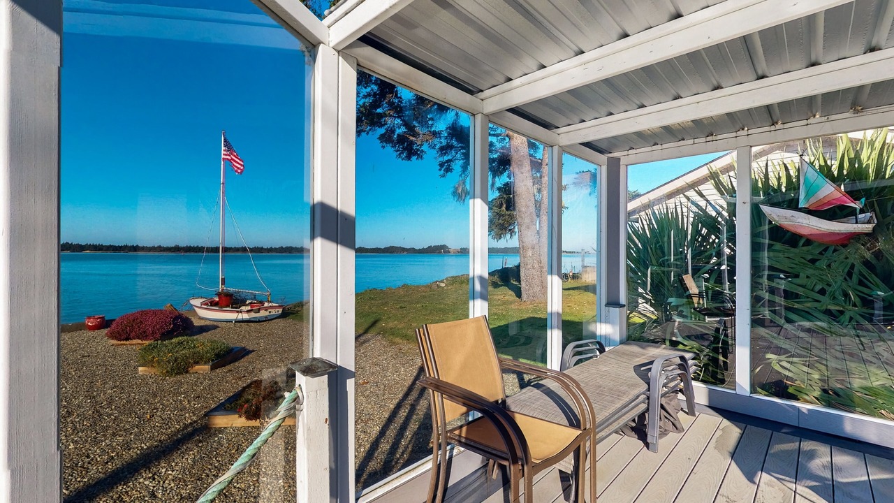 Photo of Patio Balcony in Coos Bay