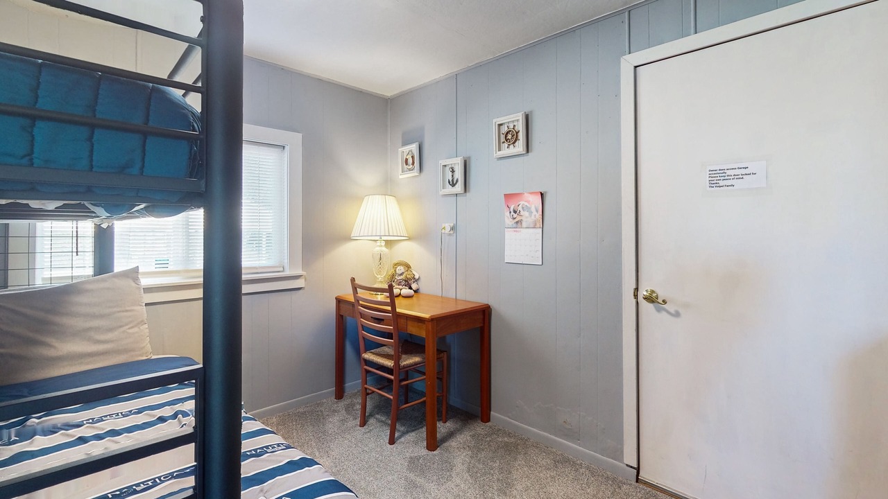 Photo of Bedroom in Coos Bay