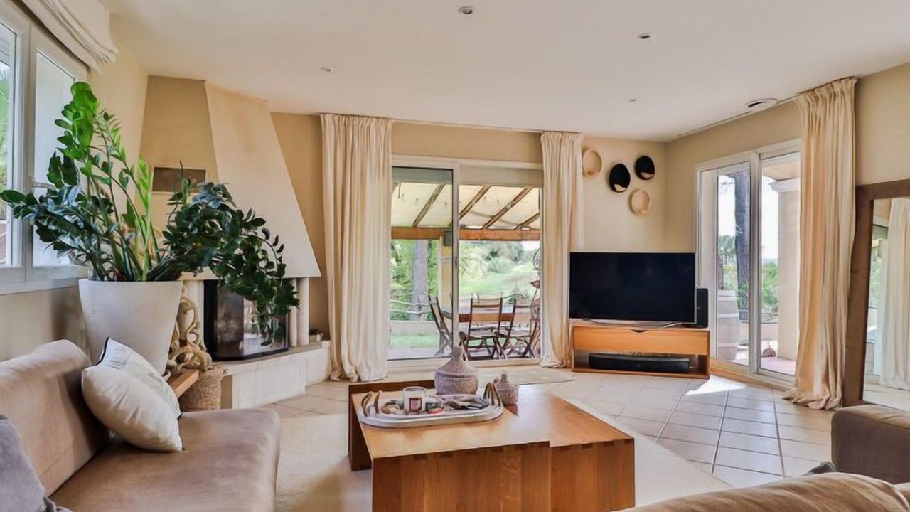 Photo of Livingroom in Thezan-les-Beziers