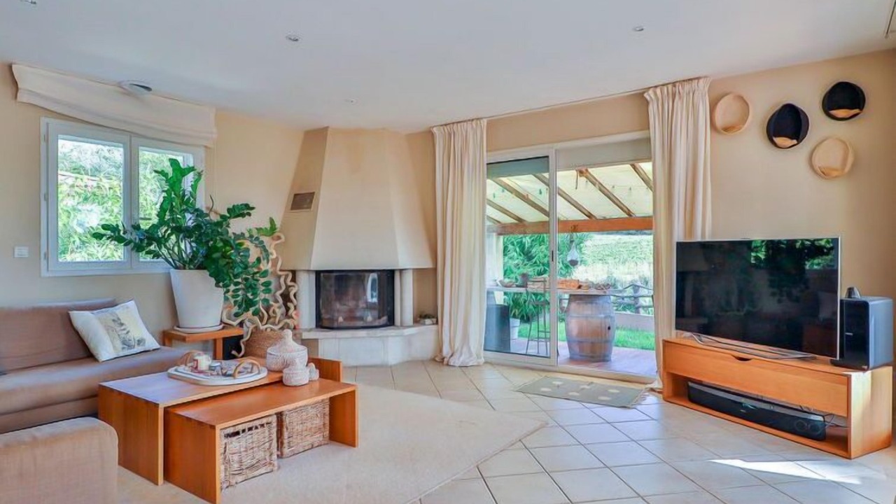 Photo of Livingroom in Thezan-les-Beziers