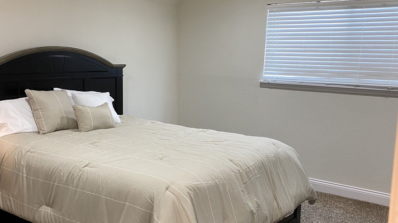 Photo of Bedroom in Oak Creek