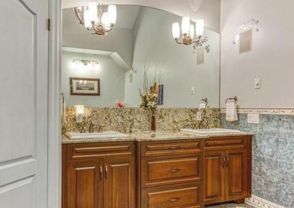 Photo of Bathroom in Azilda