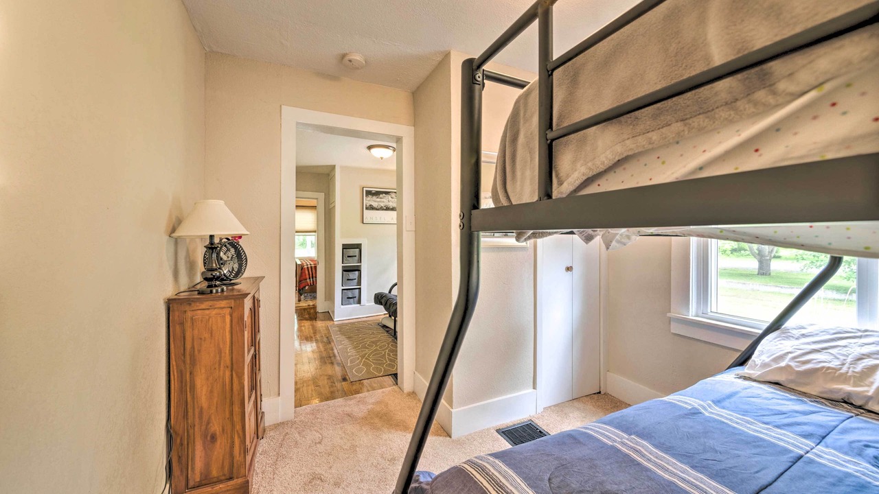 Photo of Bedroom in Pacific