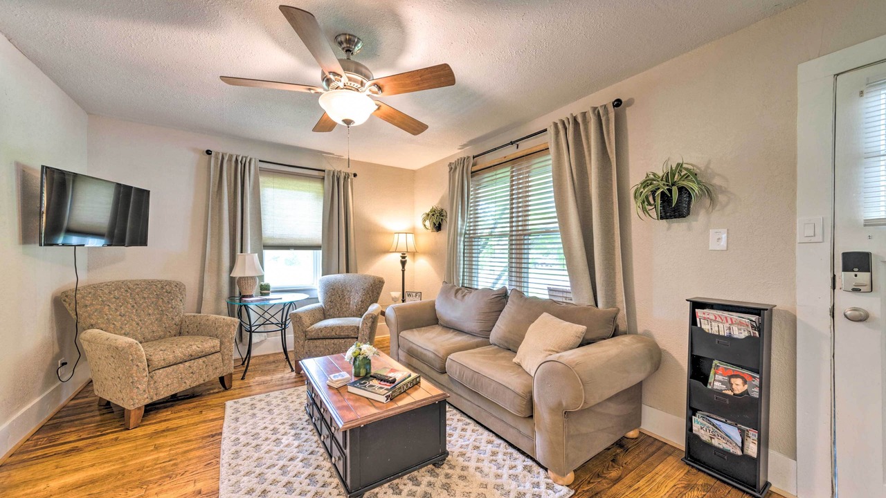 Photo of Livingroom in Pacific