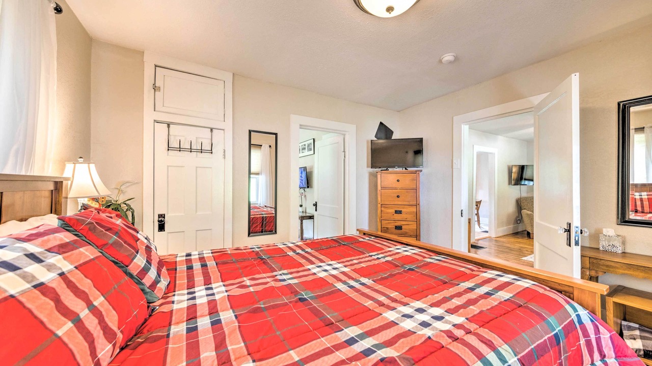 Photo of Bedroom in Pacific