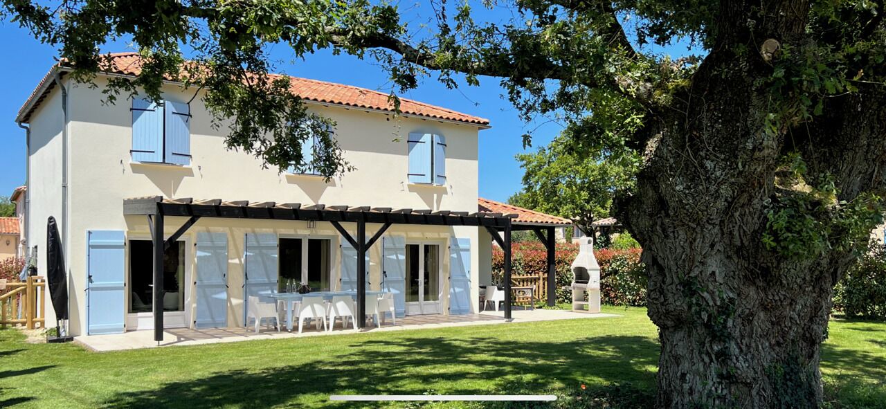 Photo of Outdoor in Vasles