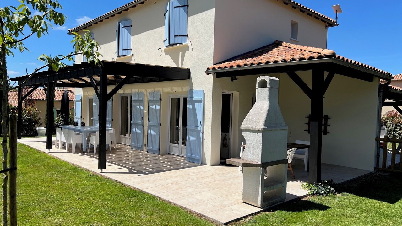 Photo of Outdoor in Vasles