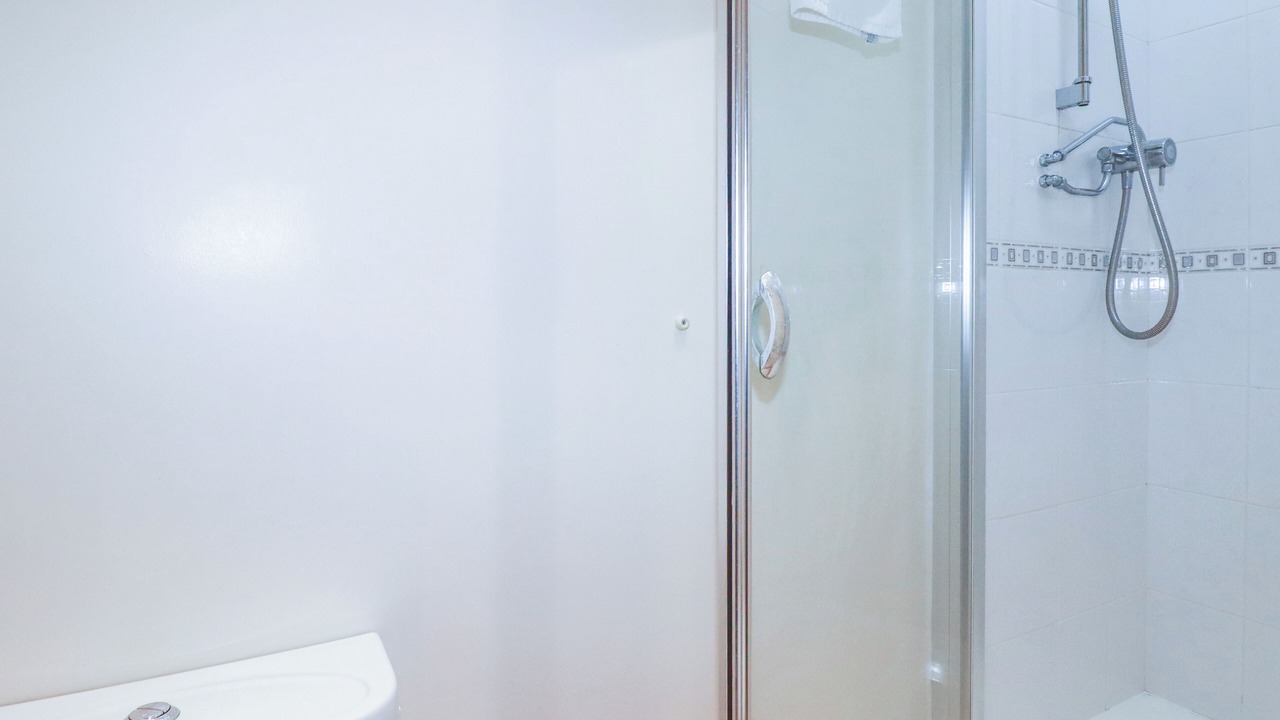 Photo of Bathroom in Boscastle