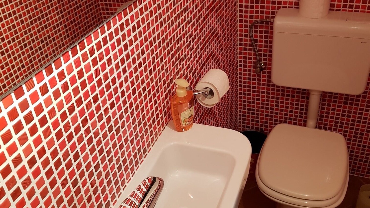 Photo of Bathroom in Flengi