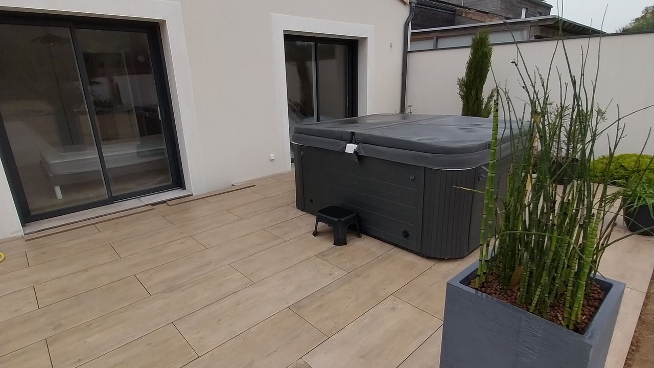 Photo of Patio Balcony in Saint-Vincent-sur-Jard