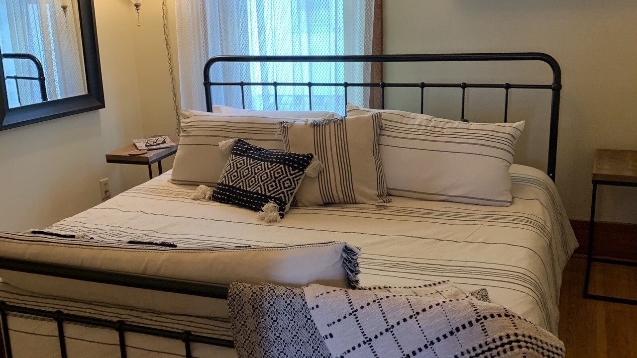 Photo of Bedroom in Clinton