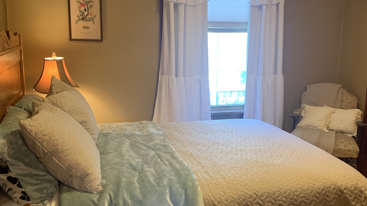 Photo of Bedroom in Clinton