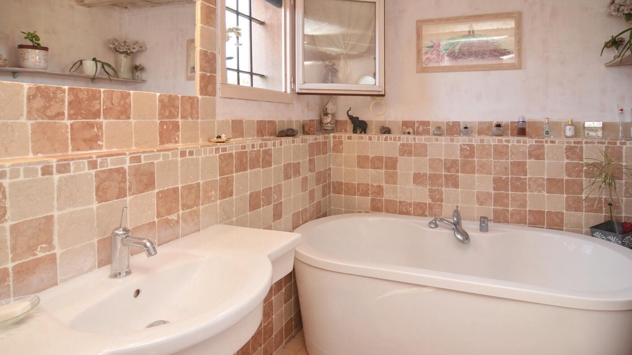 Photo of Bathroom in Saint-Privat-des-Vieux