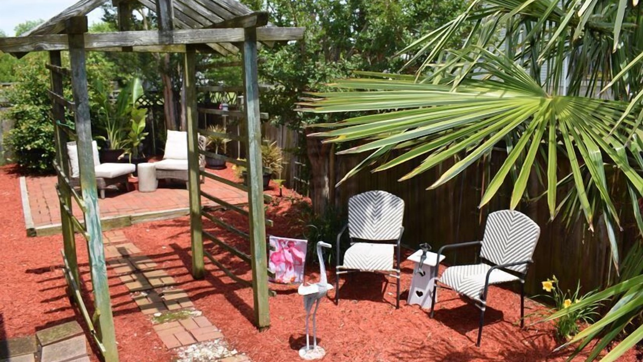 Photo of Patio Balcony in Deep Hole