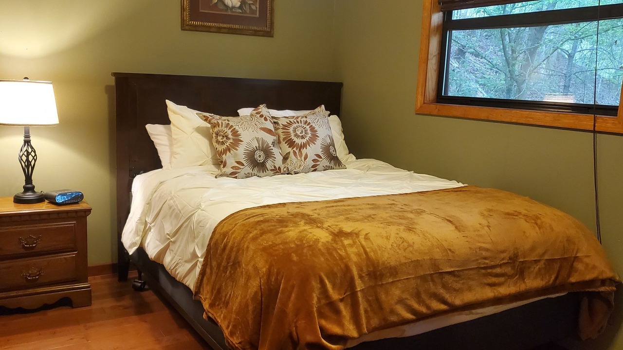 Photo of Bedroom in Dahlonega