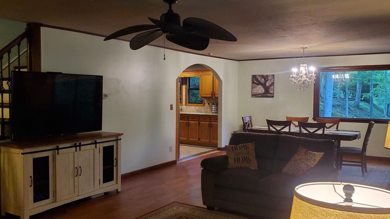 Photo of Livingroom in Dahlonega