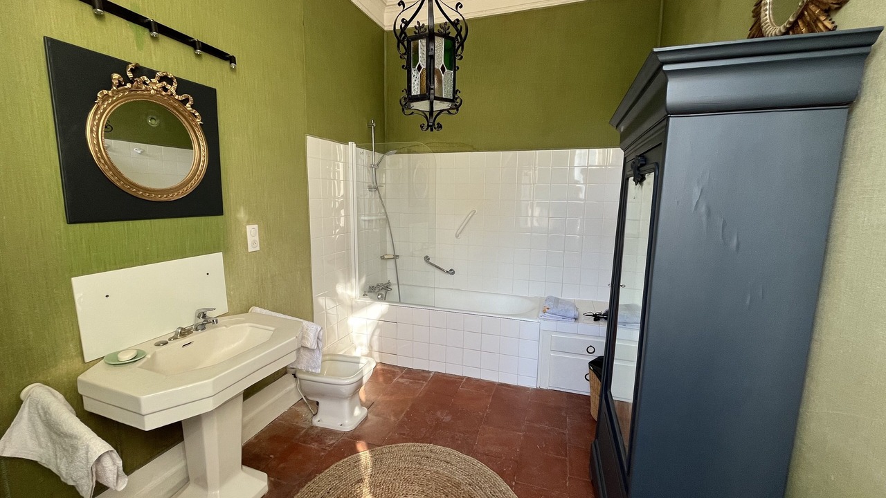 Photo of Bathroom in Caussade