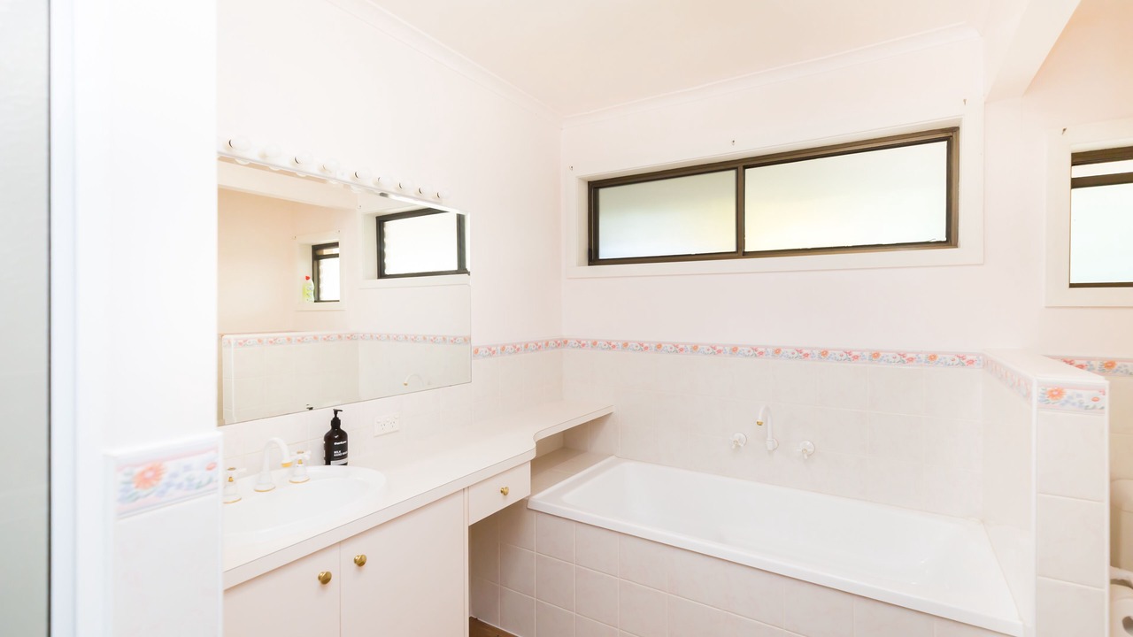 Photo of Bathroom in Halls Gap
