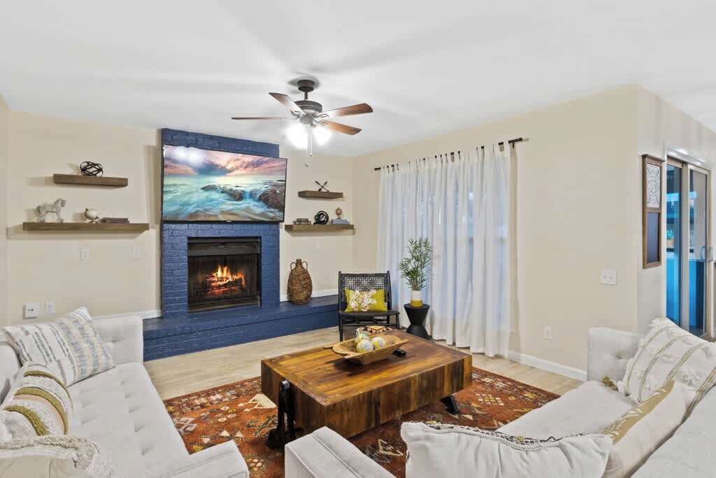 Photo of Livingroom in Biggs Field