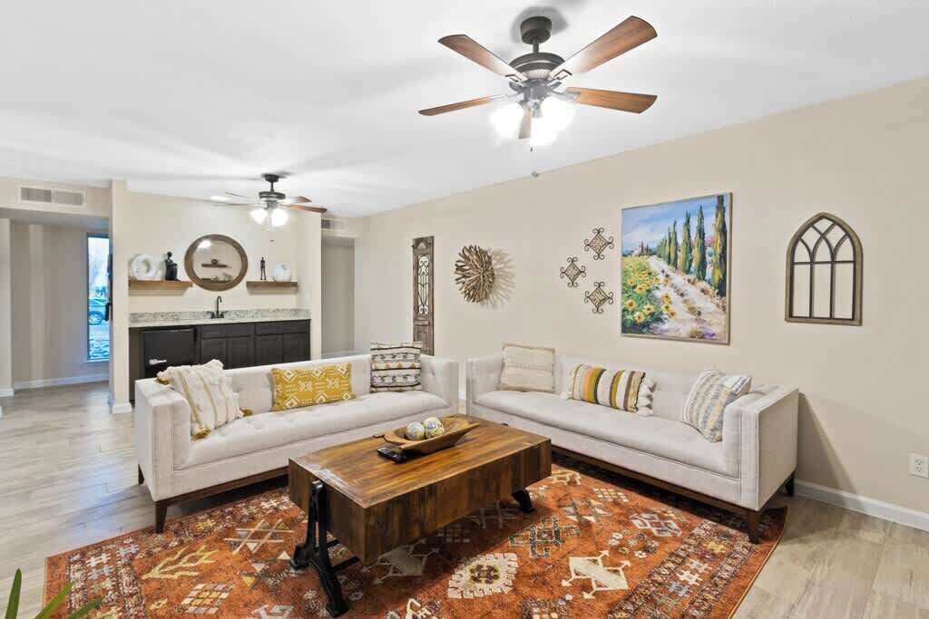 Photo of Livingroom in Biggs Field