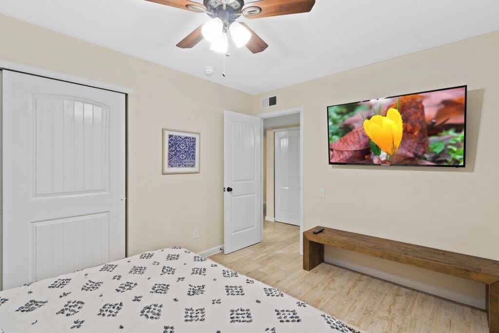 Photo of Bedroom in Biggs Field