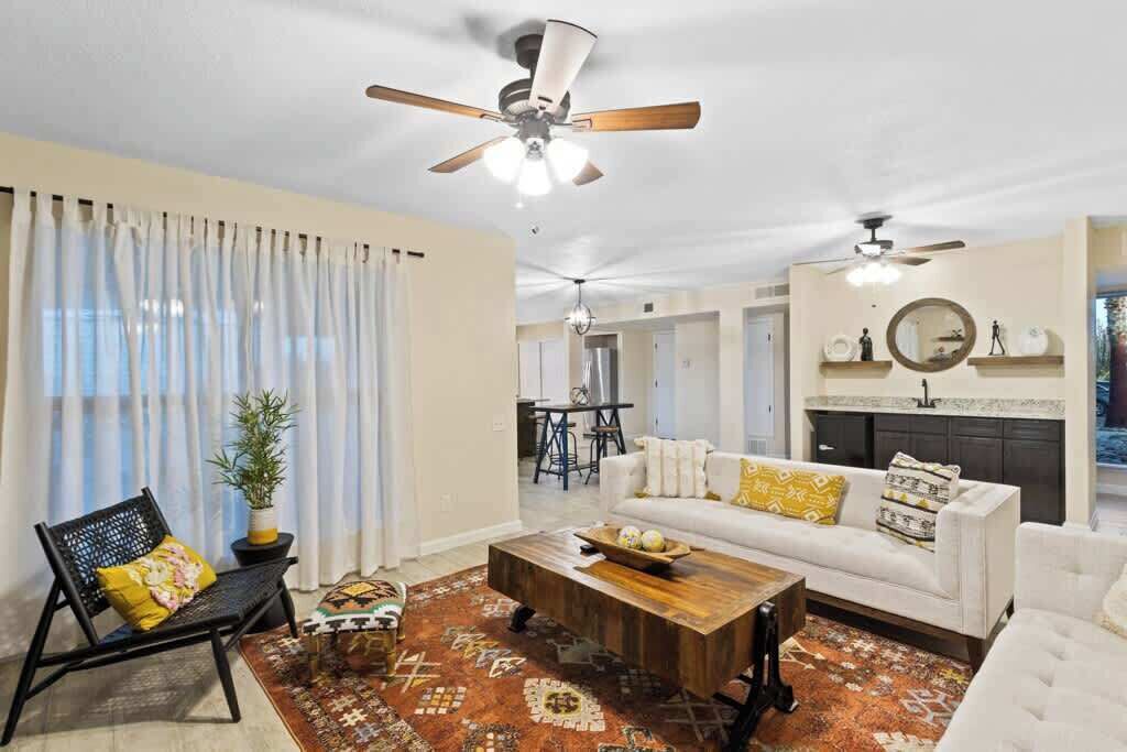 Photo of Livingroom in Biggs Field