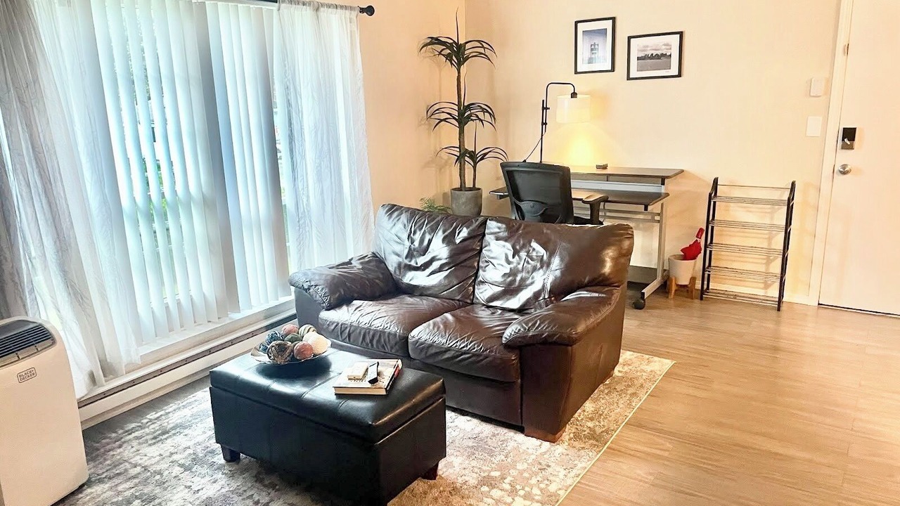Photo of Livingroom in SeaTac