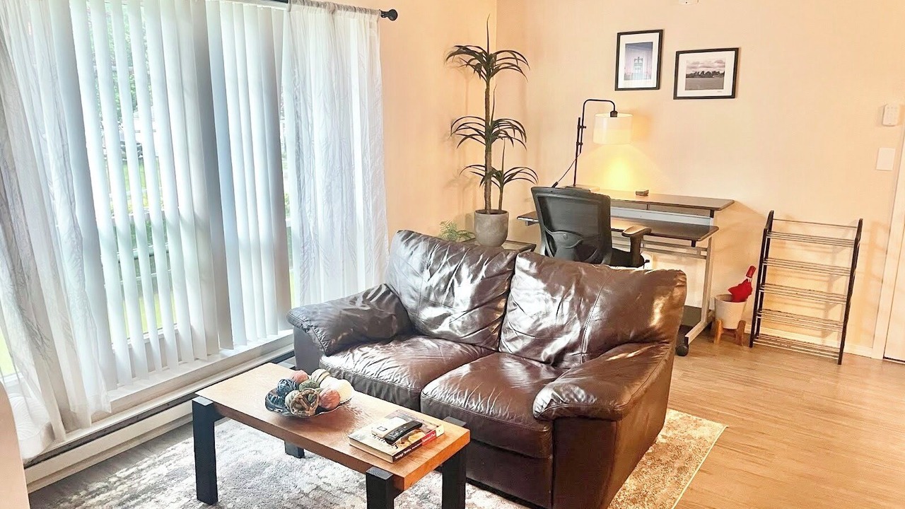 Photo of Livingroom in SeaTac