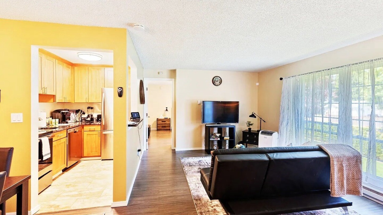 Photo of Livingroom in SeaTac