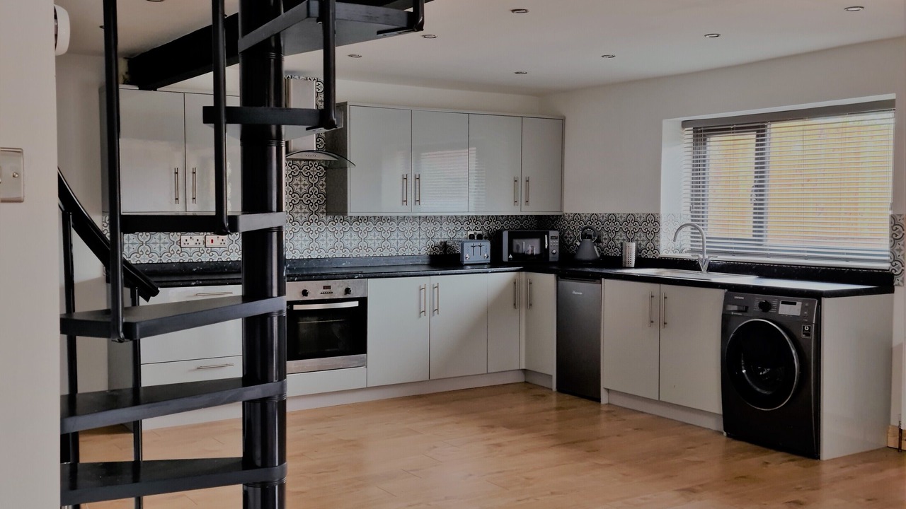 Photo of Others in High Littleton