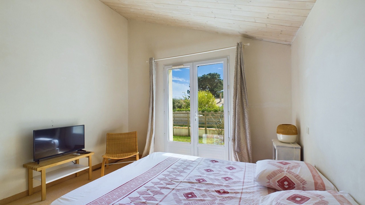 Photo of Bedroom in Brem Sur Mer