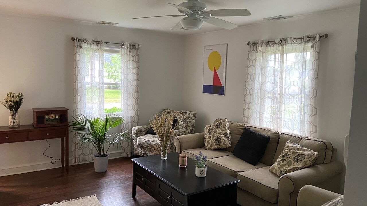 Photo of Livingroom in Greenport West