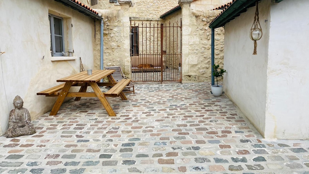 Photo of Outdoor in Tresses